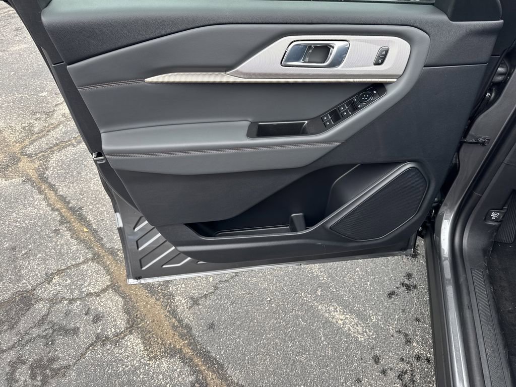 New 2026 Ford Explorer Active image 10