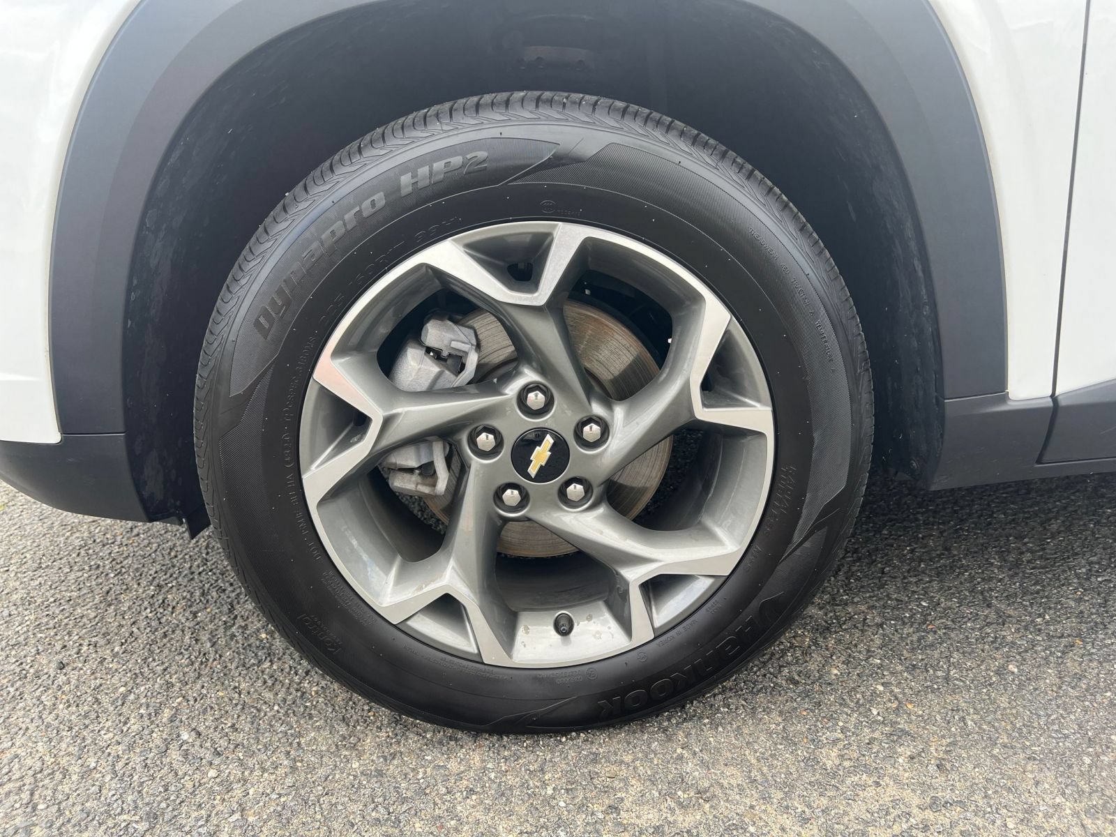 Used 2025 Chevrolet Trax LT FWD image 30