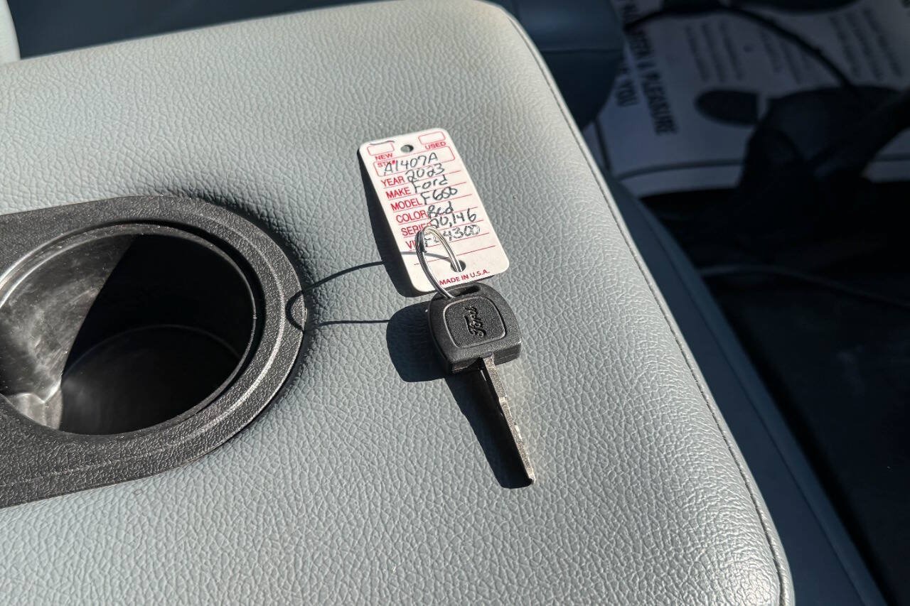 Used 2023 Ford F650 2WD Regular Cab Super Duty image 31