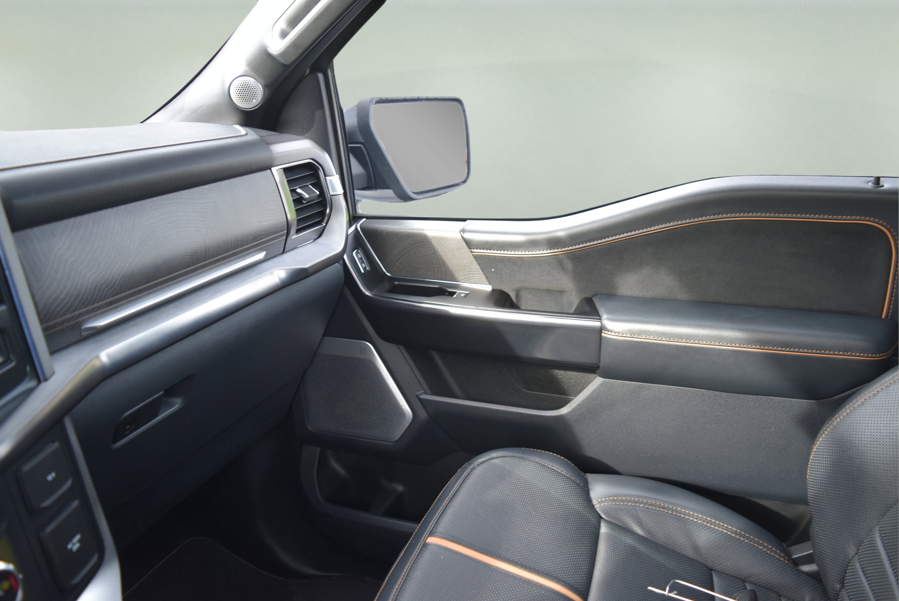 Certified 2022 Ford F150 Platinum w/ Equipment Group 701A High image 19