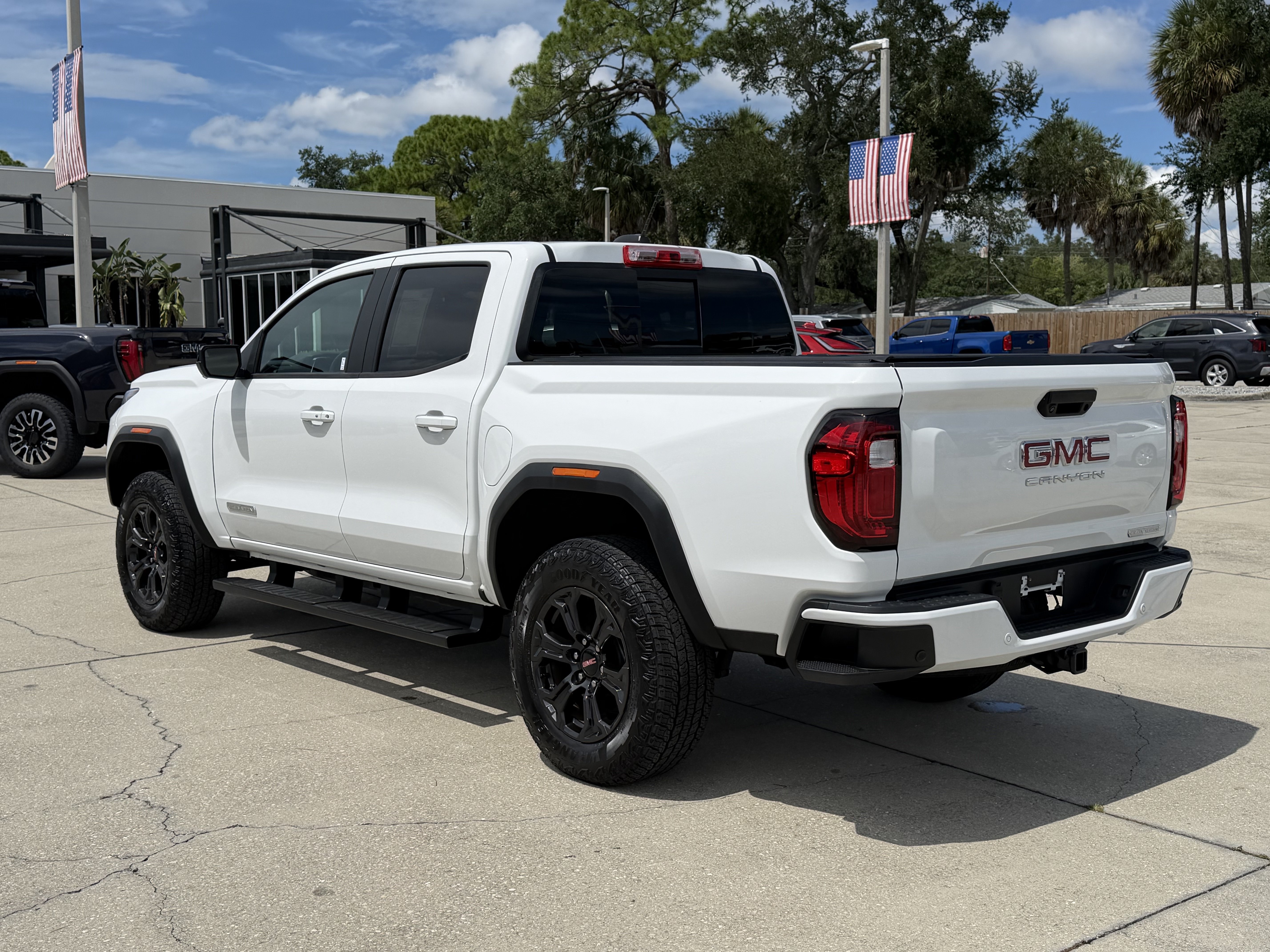 Used 2025 GMC Canyon Elevation w/ Convenience Package RWD image 5