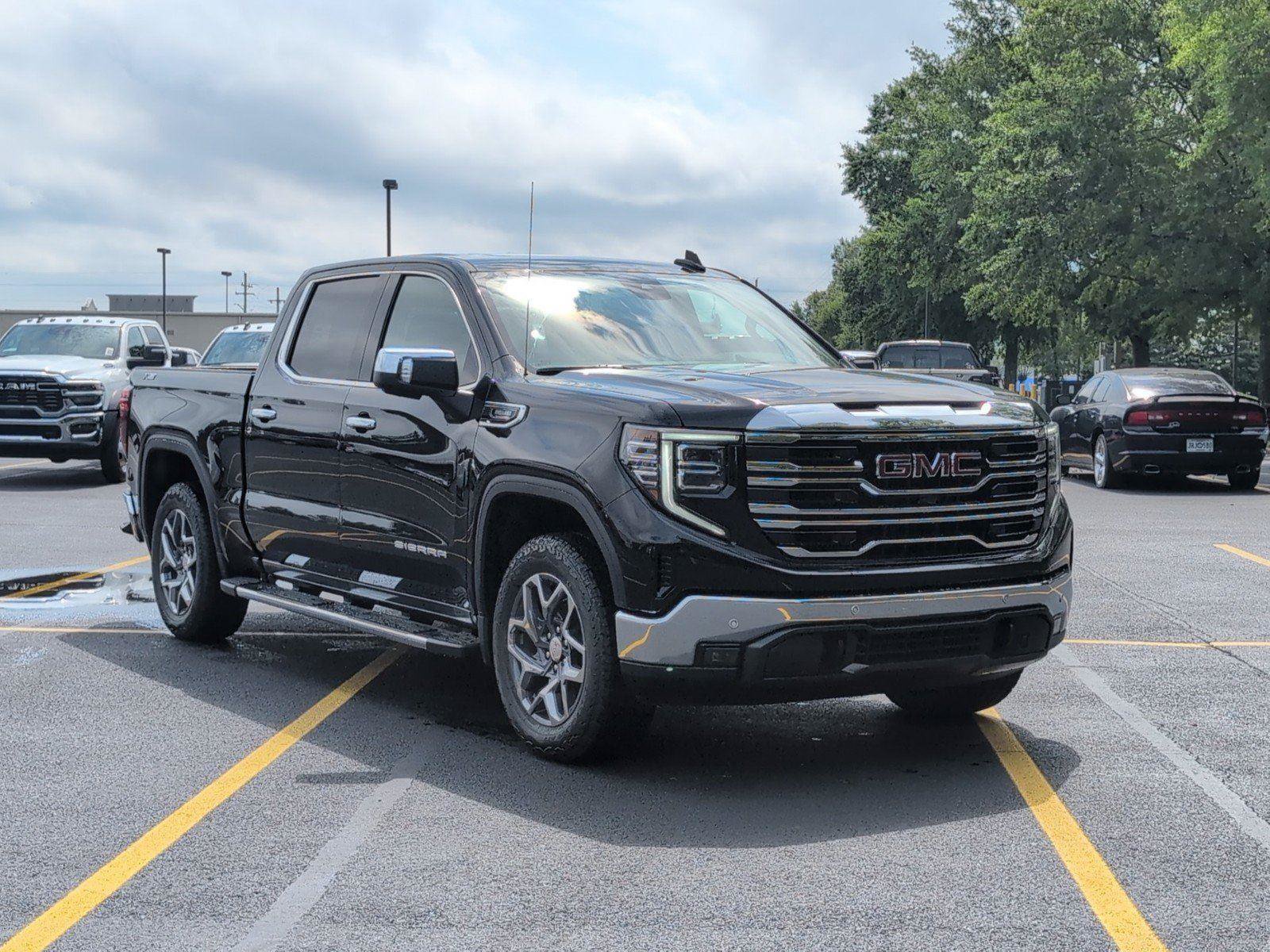 New 2026 GMC Sierra 1500 SLT w/ SLT Premium Plus Package AWD/4WD image 8