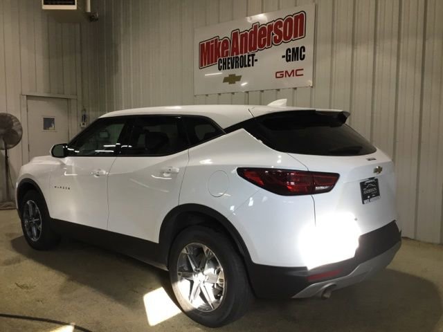 Used 2025 Chevrolet Blazer LT image 3