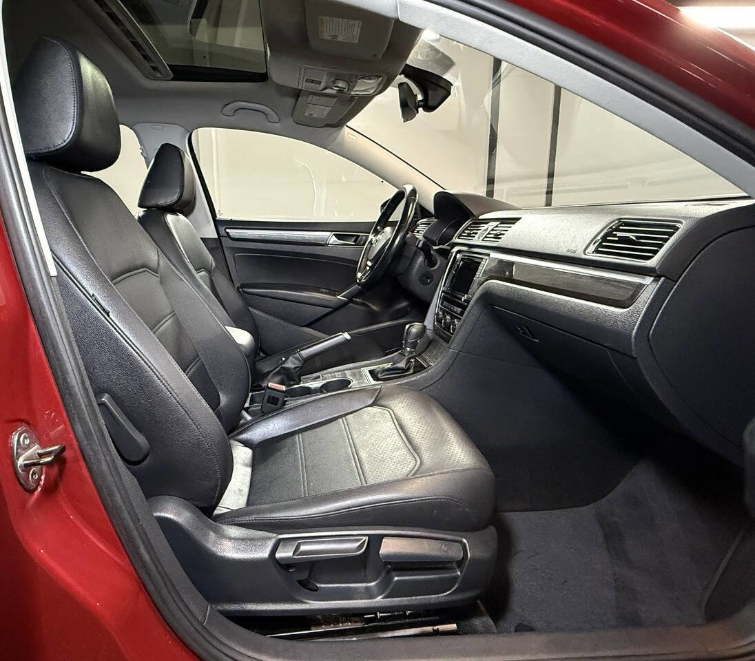Used 2017 Volkswagen Passat 1.8T SE FWD image 6