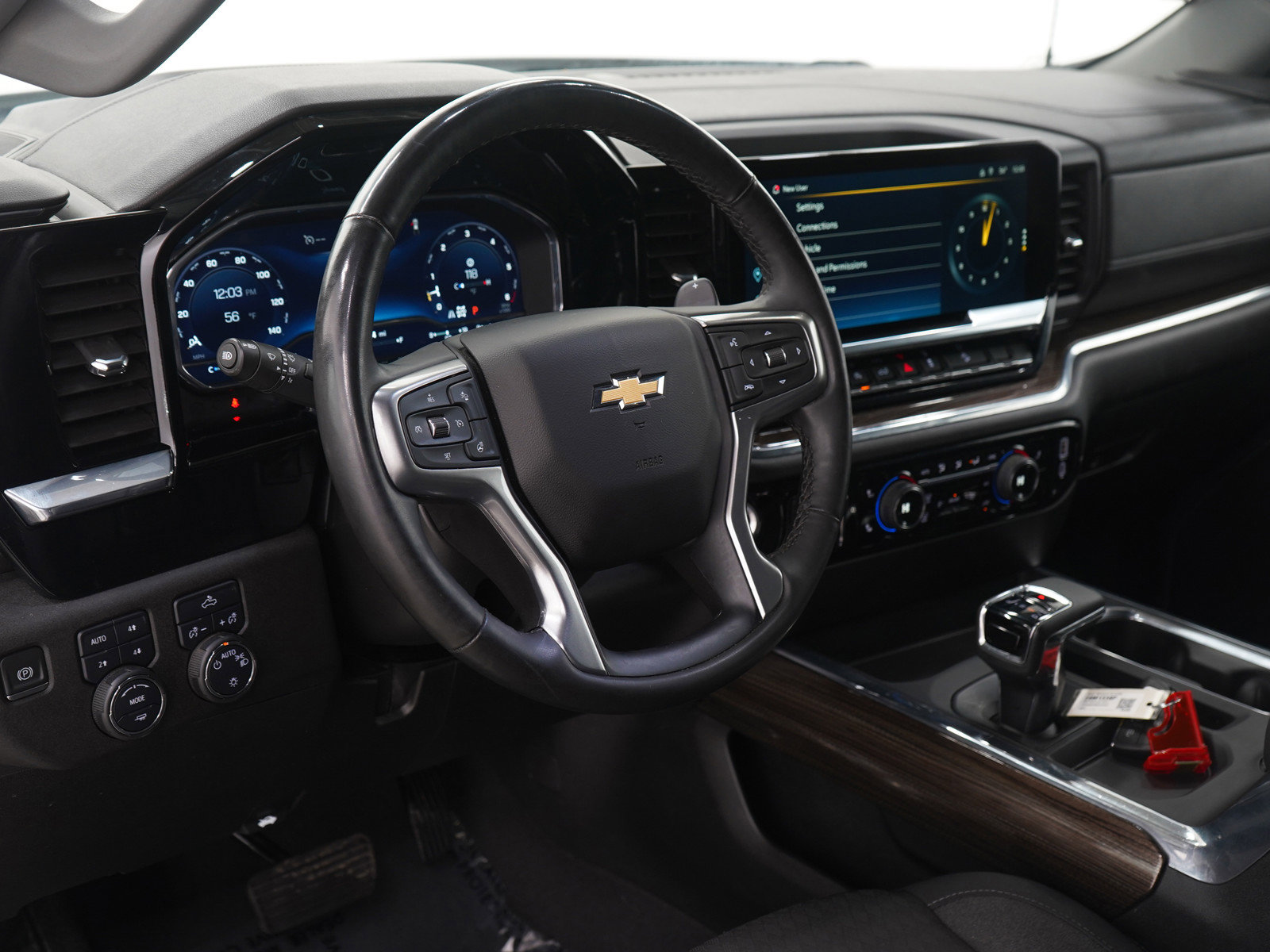 Used 2024 Chevrolet Silverado 1500 LT image 22