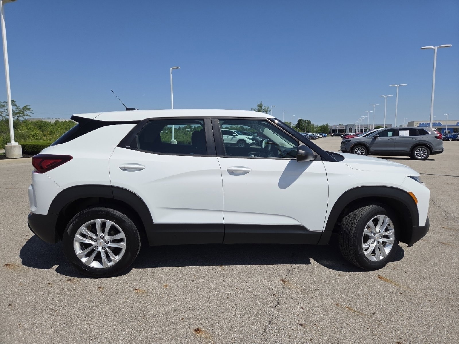Used 2021 Chevrolet TrailBlazer LS AWD/4WD image 17