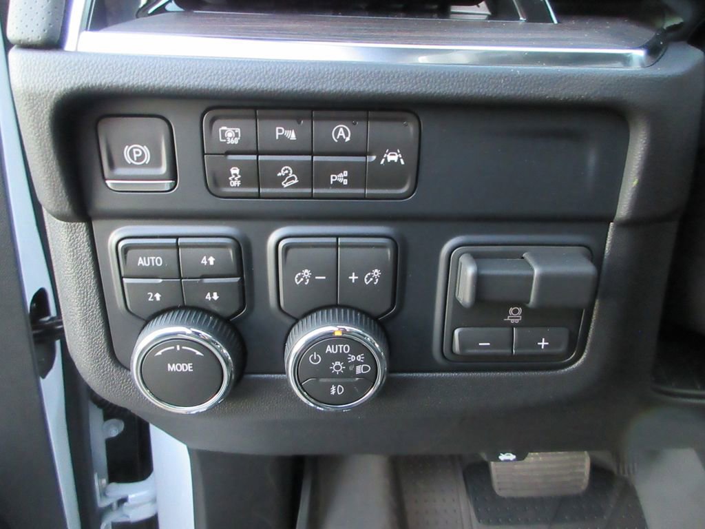 New 2026 Chevrolet Suburban Premier w/ Sun And Tow Package image 26