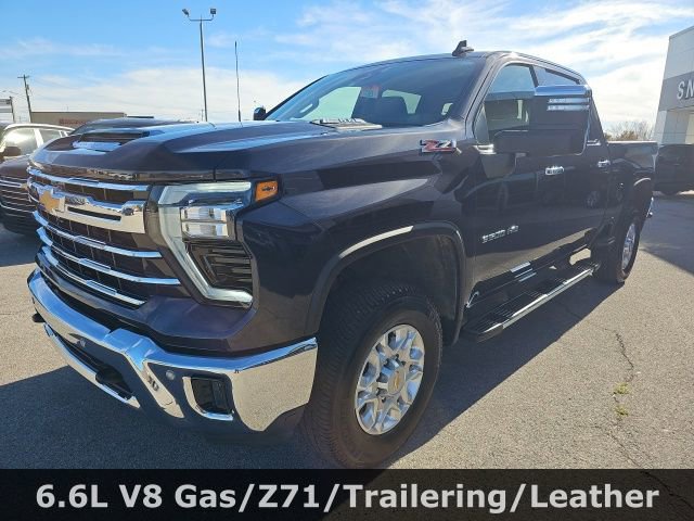 Used 2024 Chevrolet Silverado 3500 LTZ w/ LTZ Convenience Package image 3