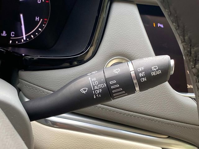 Used 2018 Cadillac XT5 Luxury w/ Driver Awareness Package FWD image 23