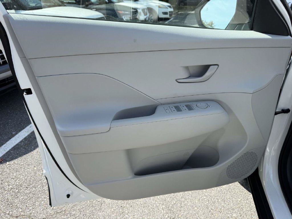 New 2027 Hyundai Kona SEL Sport AWD/4WD image 9