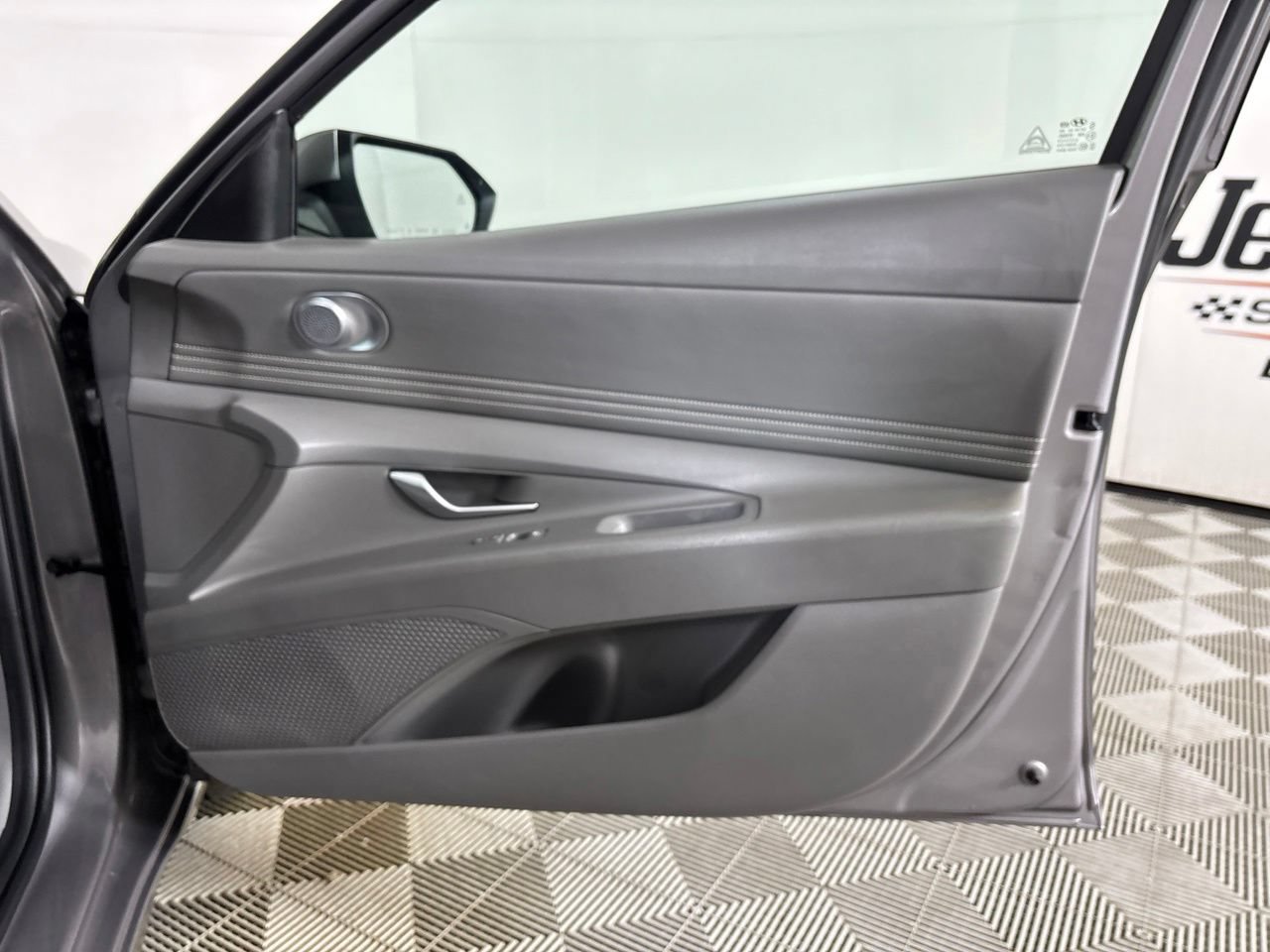 Used 2024 Hyundai Elantra SEL w/ Convenience Package FWD image 28