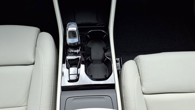 New 2026 Volvo XC40 B5 Plus w/ Protection Package Premier image 24