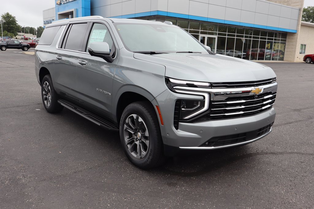 New 2025 Chevrolet Suburban LT w/ Advanced Technology Package image 2