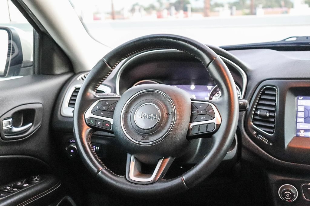 Used 2020 Jeep Compass Latitude w/ Popular Equipment Group FWD image 17