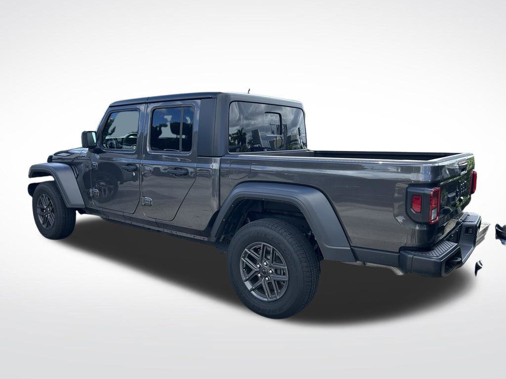 Certified 2025 Jeep Gladiator Sport AWD/4WD image 5
