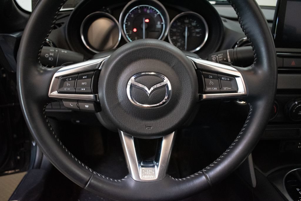 Used 2021 MAZDA MX-5 Miata Club RWD image 12