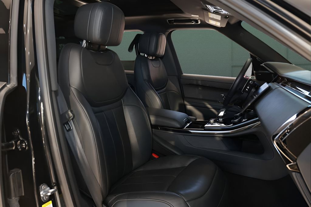 Used 2023 Land Rover Range Rover Sport SE Dynamic image 15