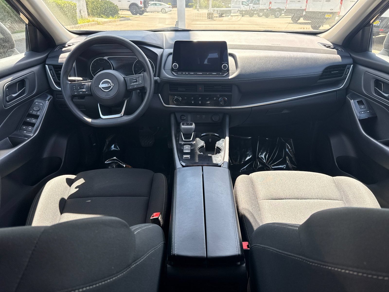 Used 2024 Nissan Rogue S FWD image 12