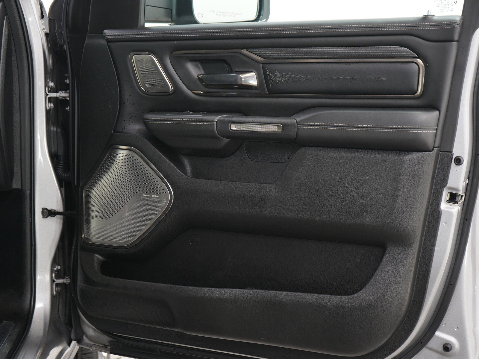 Used 2019 RAM 1500 Limited AWD/4WD image 12