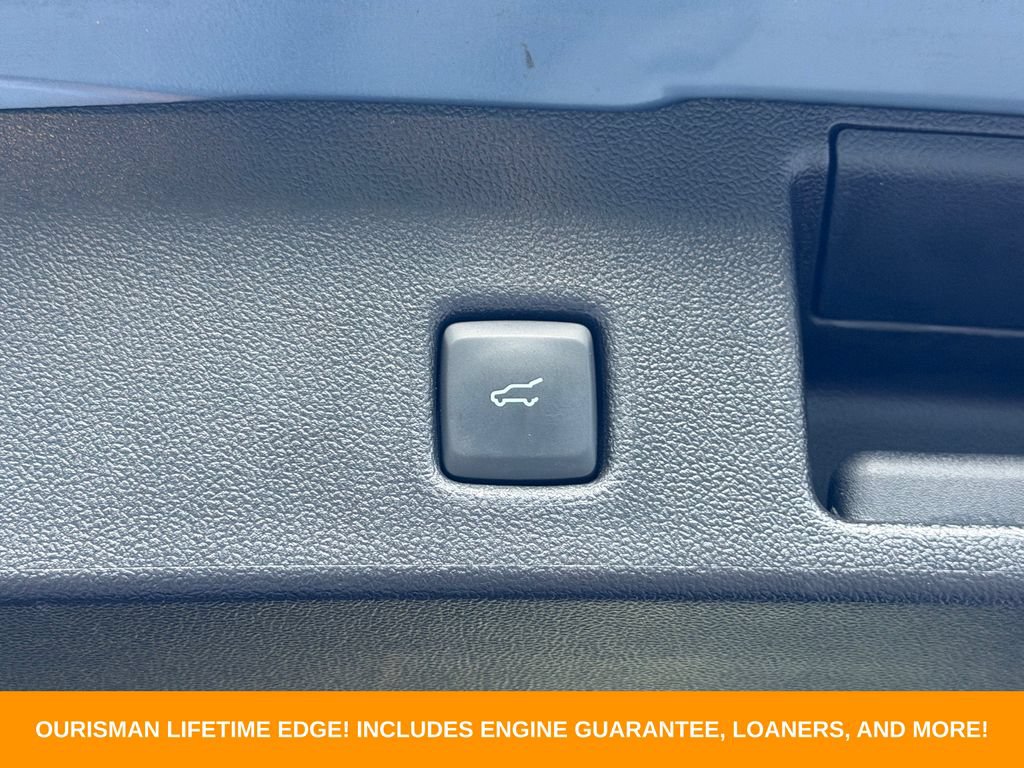 Used 2025 Ford Escape Platinum AWD/4WD image 24