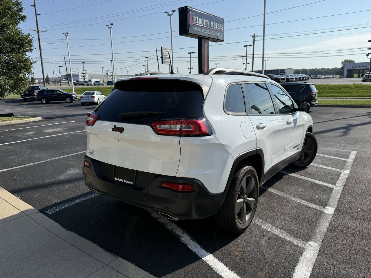 Used 2016 Jeep Cherokee 75th Anniversary FWD image 5