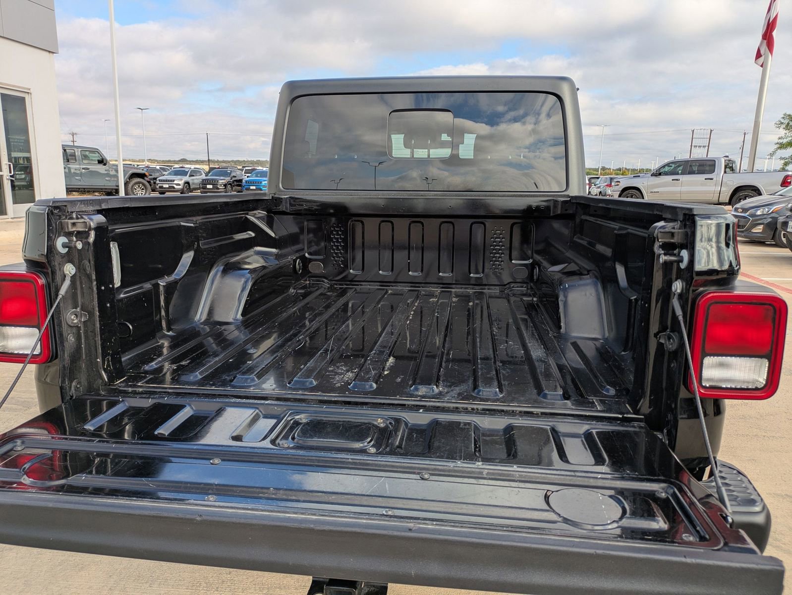 Used 2023 Jeep Gladiator Rubicon w/ Trailer Tow Package image 24