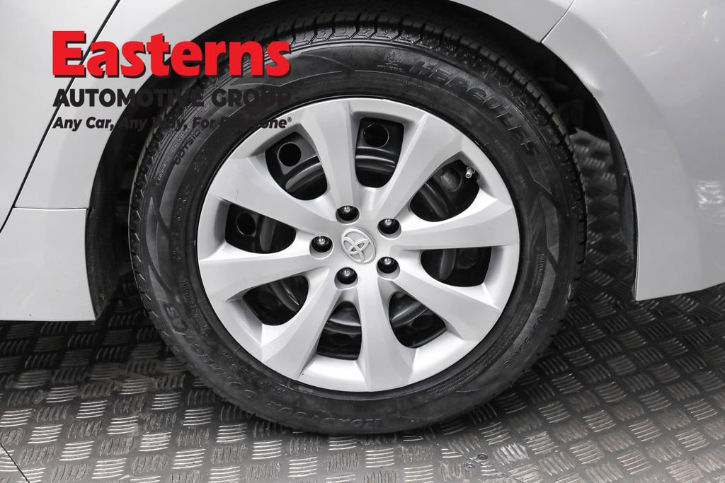 Used 2022 Toyota Corolla LE image 8