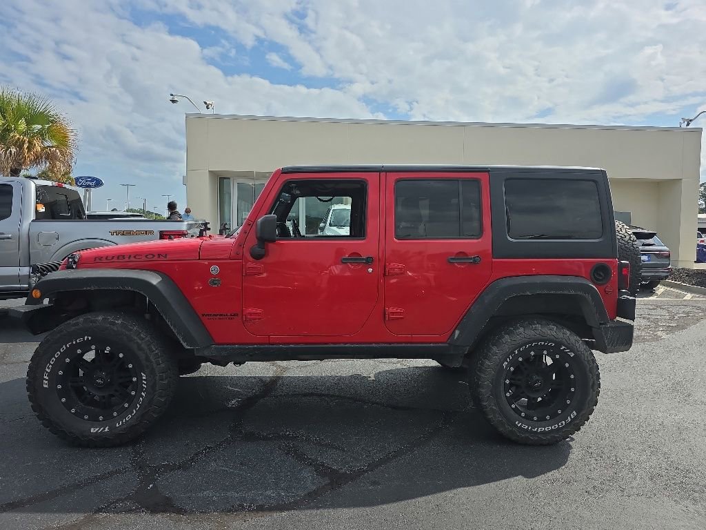 Used 2017 Jeep Wrangler Unlimited Rubicon w/ Max Tow Package AWD/4WD image 5