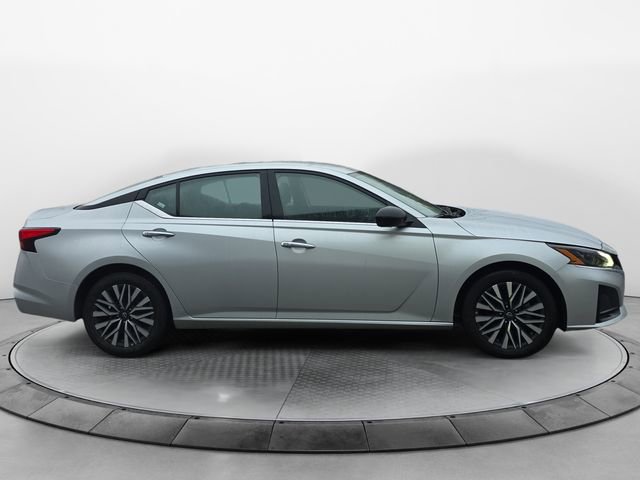 Used 2024 Nissan Altima 2.5 SV image 6