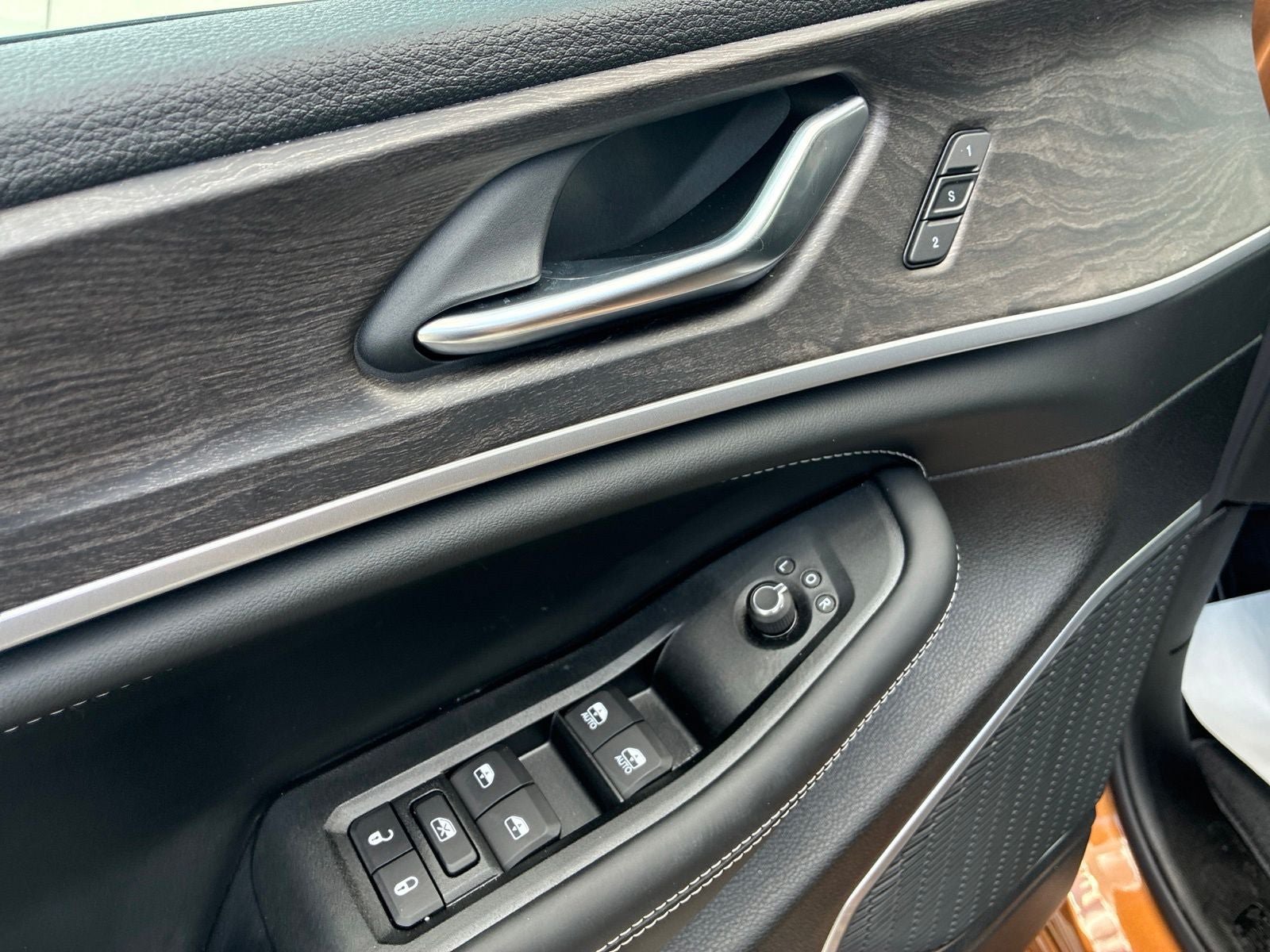 New 2026 Jeep Grand Cherokee L Limited AWD/4WD image 14
