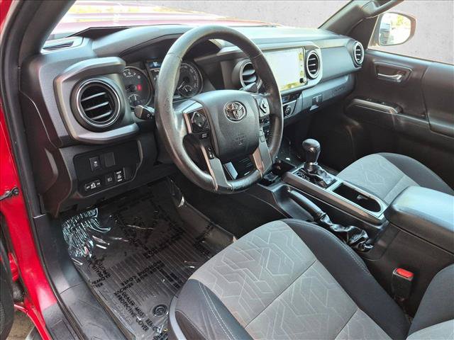 Used 2022 Toyota Tacoma TRD Sport w/ Technology Package RWD image 9
