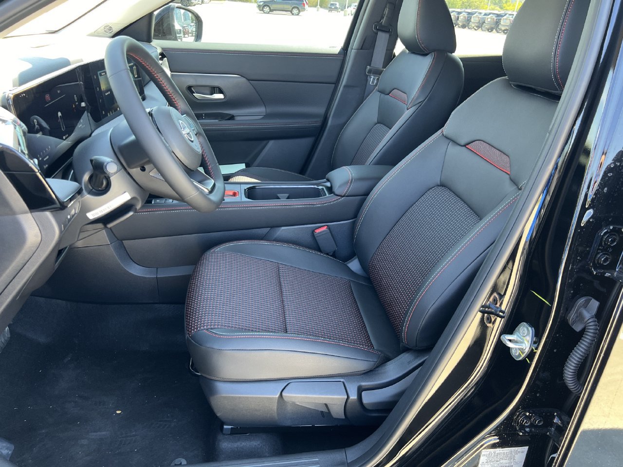 New 2027 Nissan Kicks SR AWD/4WD image 7