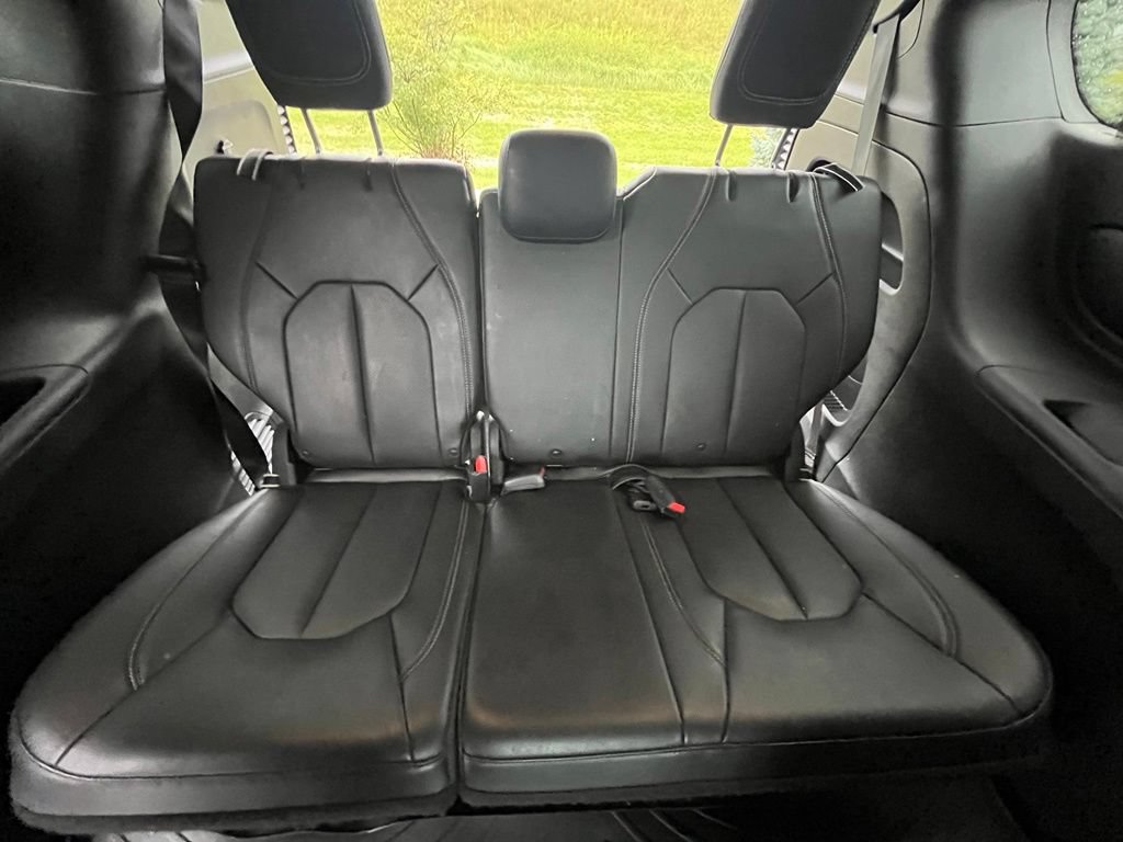 Used 2020 Chrysler Pacifica Touring-L AWD/4WD image 26