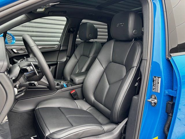 New 2026 Porsche Macan GTS image 5