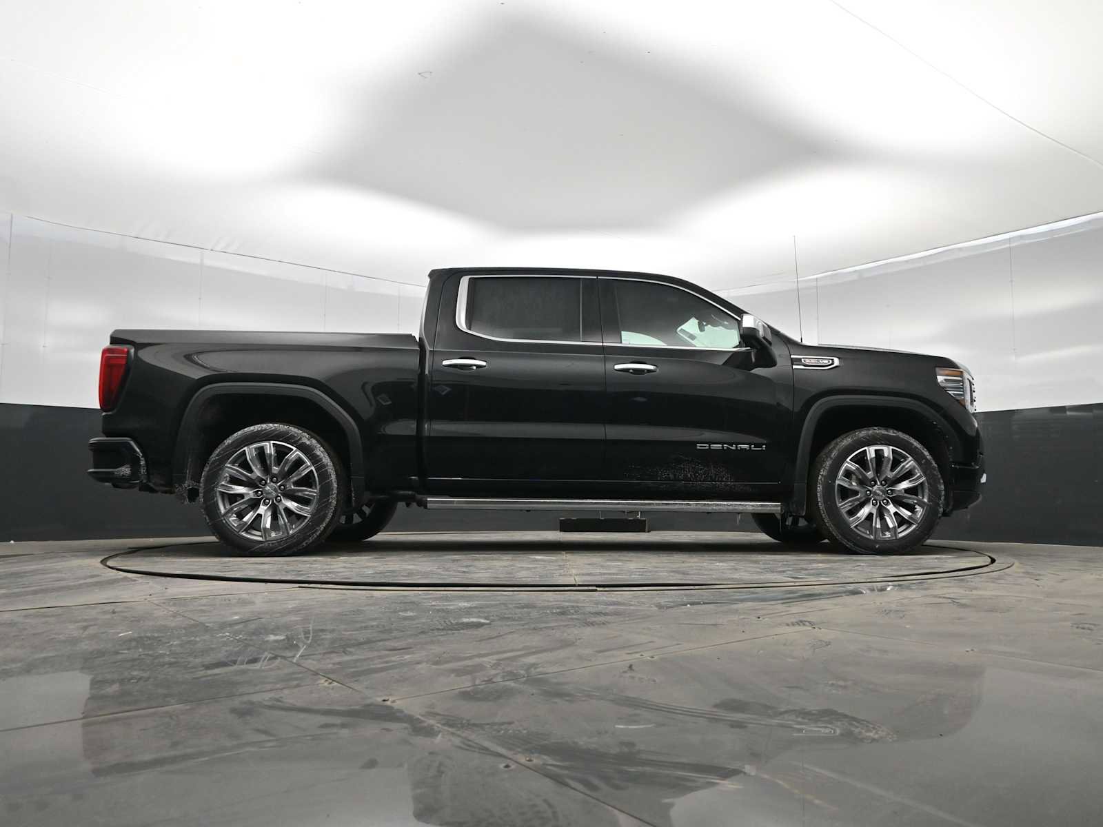 New 2026 GMC Sierra 1500 Denali w/ Denali Reserve Package image 38