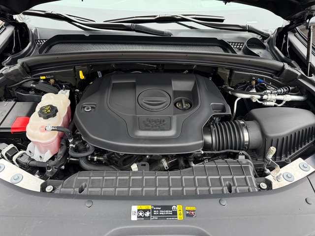 Used 2023 Jeep Grand Cherokee L Summit w/ Advanced Protech Group IV image 9