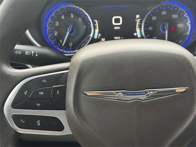 Certified 2021 Chrysler Pacifica Touring image 23