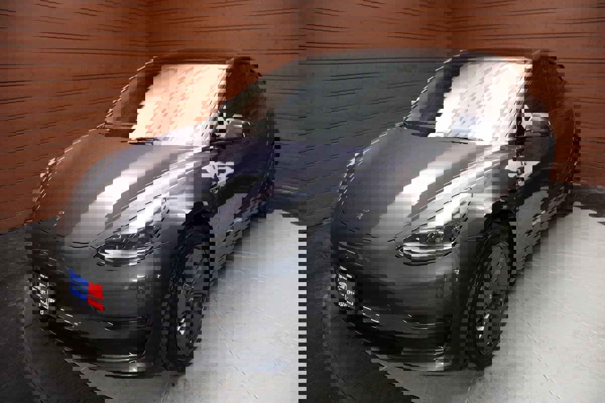 Used 2023 Tesla Model 3 Standard Range RWD image 6