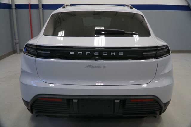 New 2026 Porsche Macan 4 Electric AWD/4WD image 7