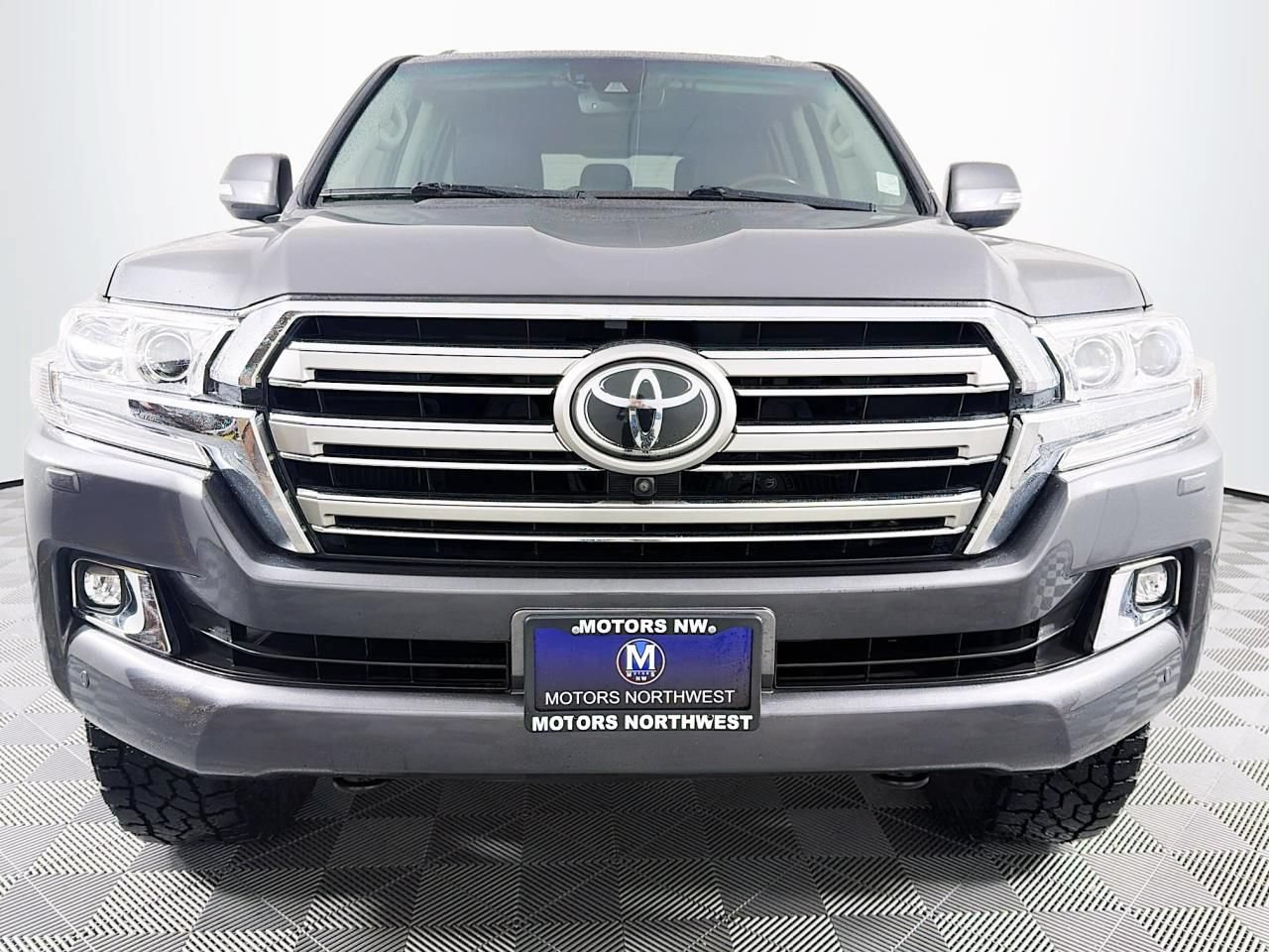 Used 2016 Toyota Land Cruiser AWD/4WD image 2