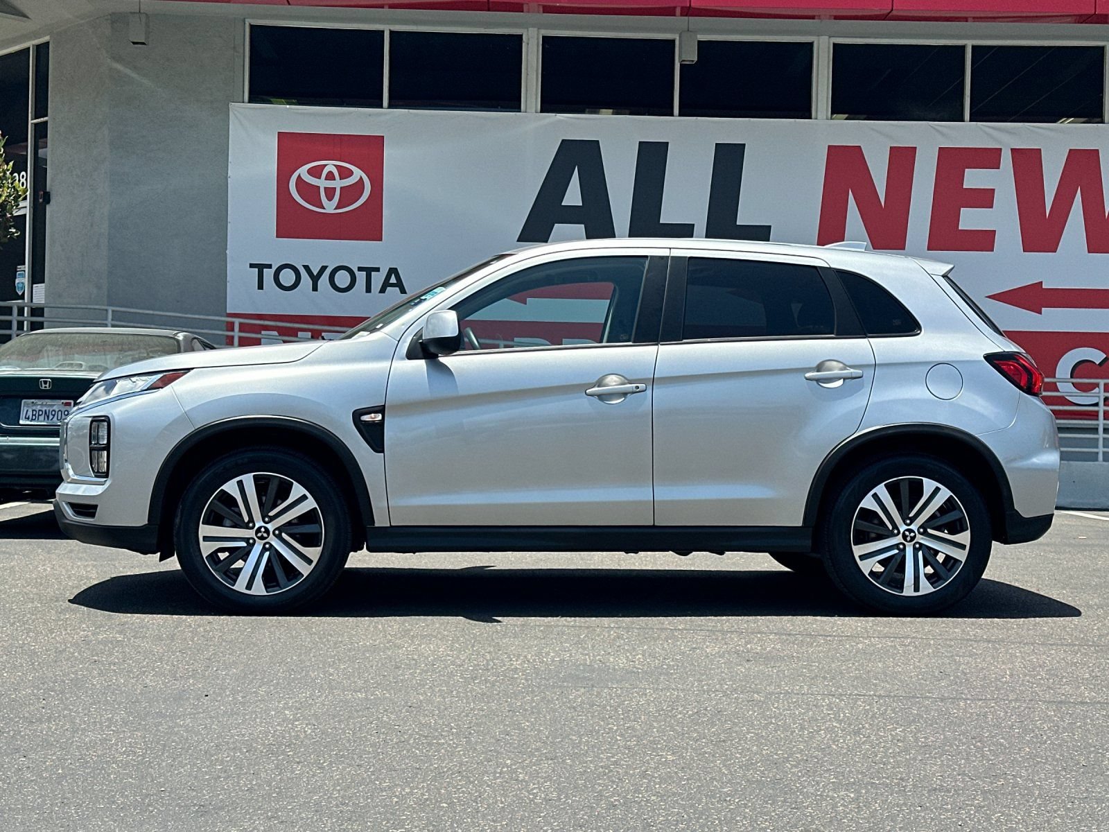 Used 2024 Mitsubishi Outlander Sport ES AWD/4WD image 2