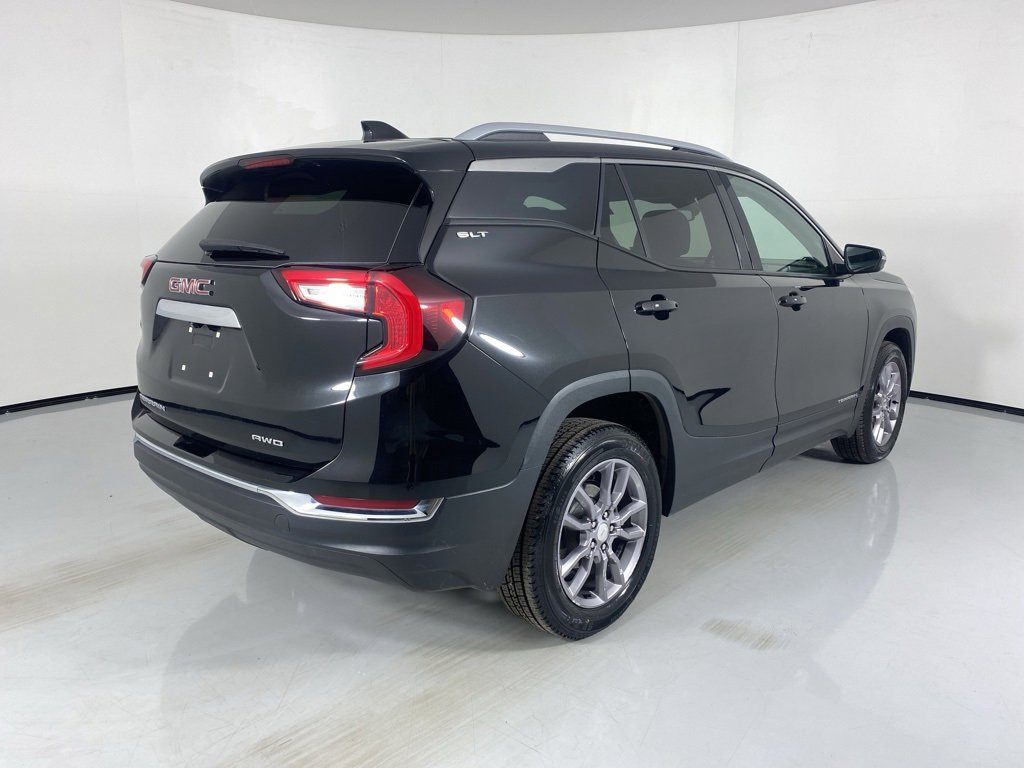 Used 2024 GMC Terrain SLT image 7