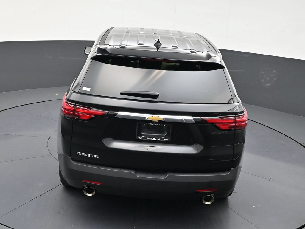 Used 2022 Chevrolet Traverse LS FWD image 14