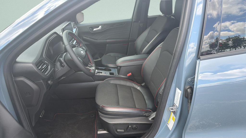 Certified 2023 Ford Escape ST-Line w/ Tech Pack #1 FWD image 37