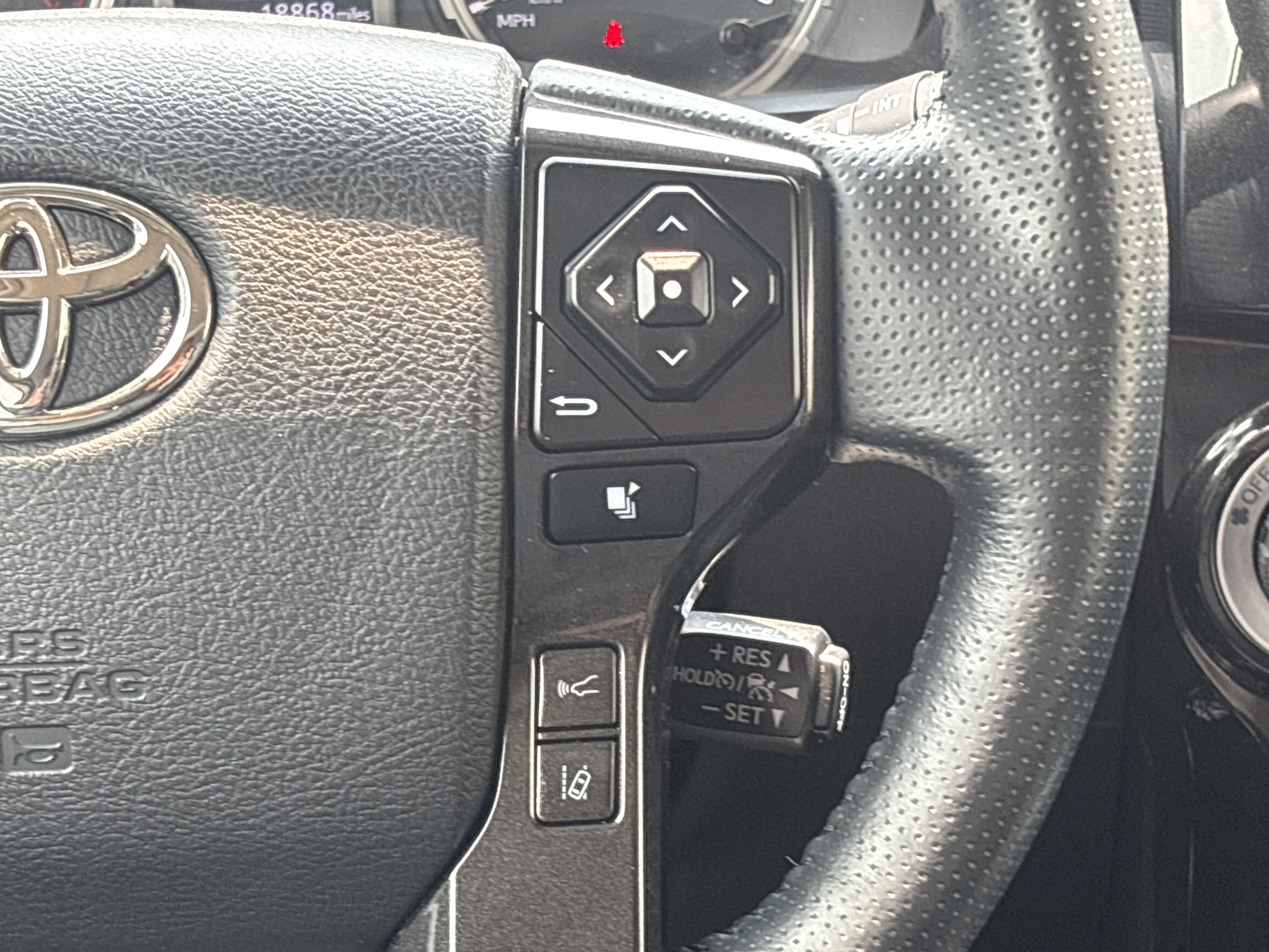 Used 2024 Toyota 4Runner TRD Off-Road Premium w/ Off Road Premium Plus Package AWD/4WD image 9