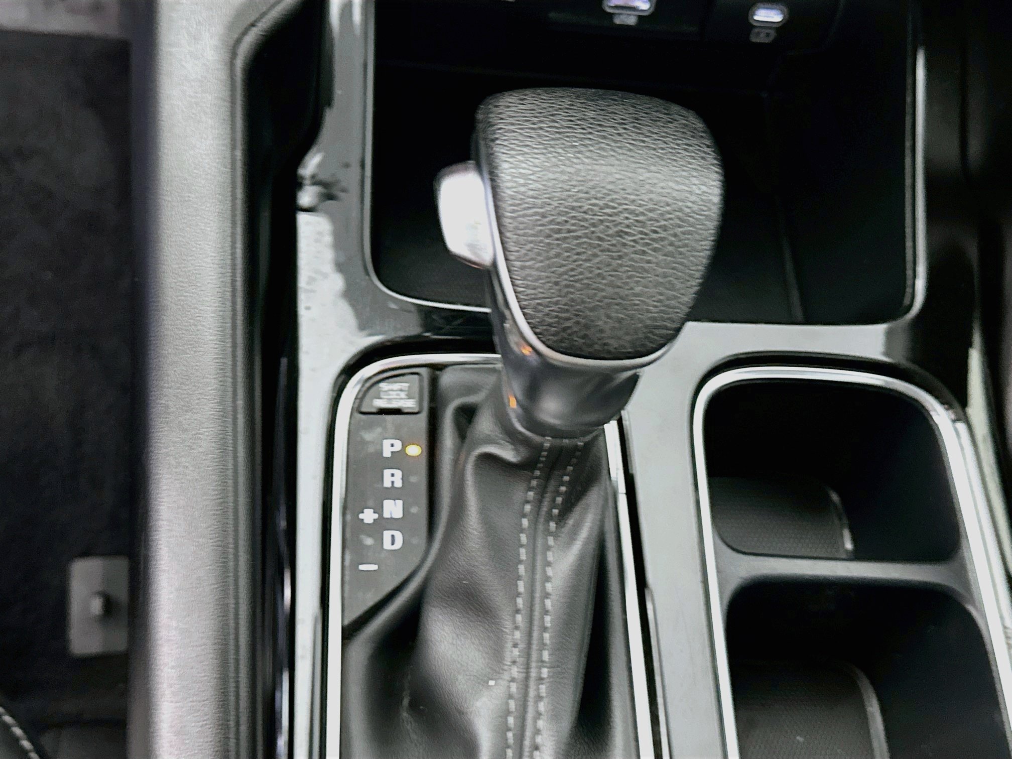 Used 2025 Kia Telluride LX FWD image 25