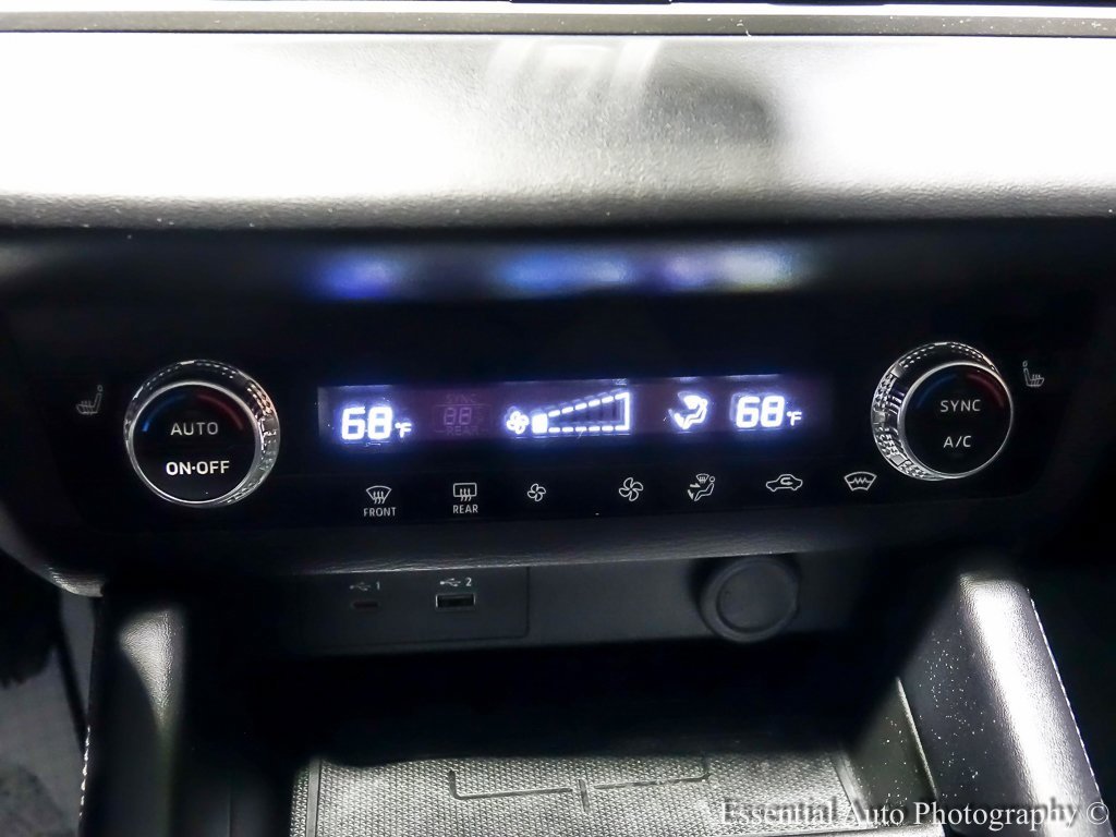 Used 2023 Mitsubishi Outlander SE image 25