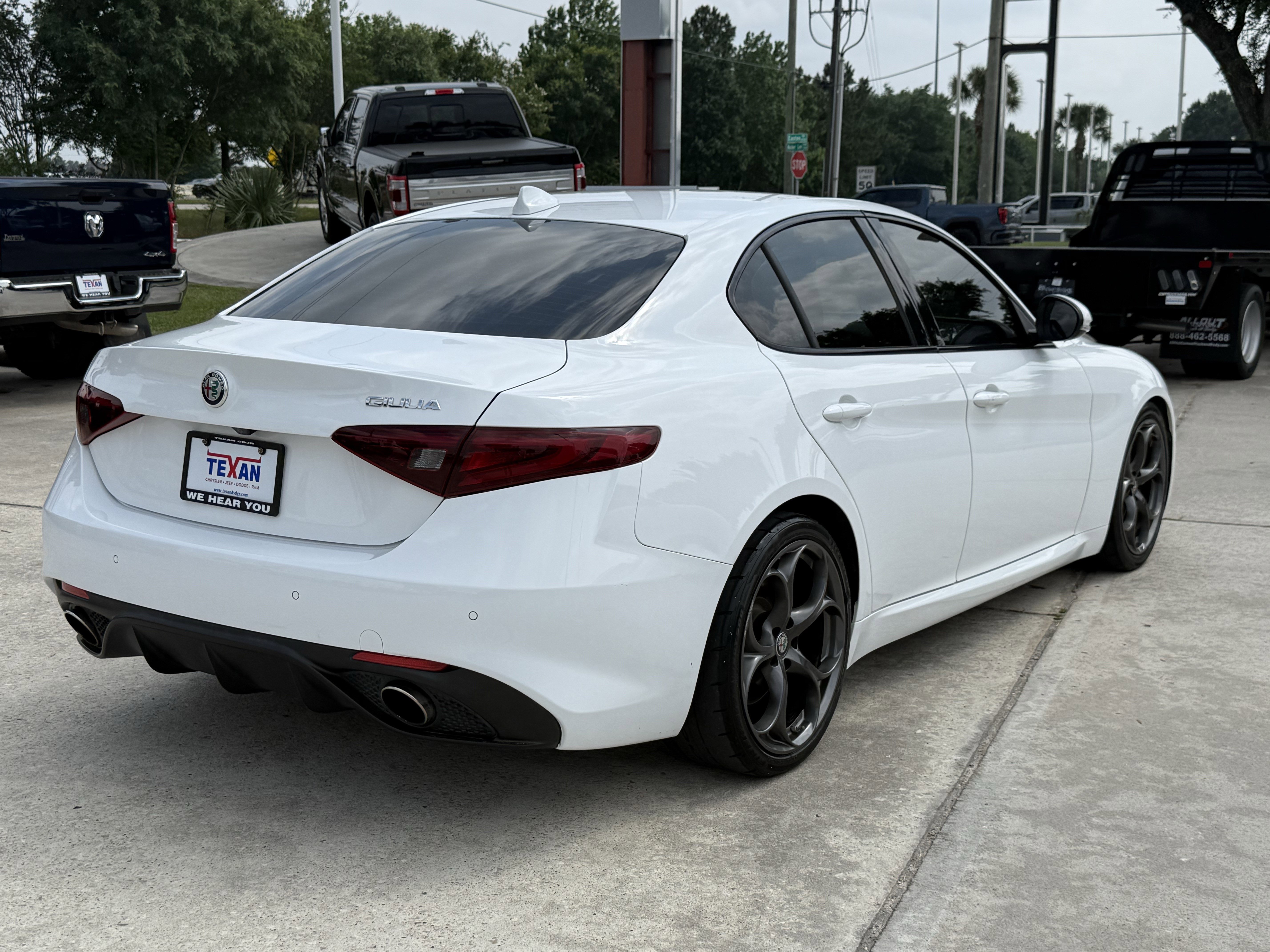 Used 2018 Alfa Romeo Giulia Ti Sport w/ Quick Order Package 22U Sport RWD image 5