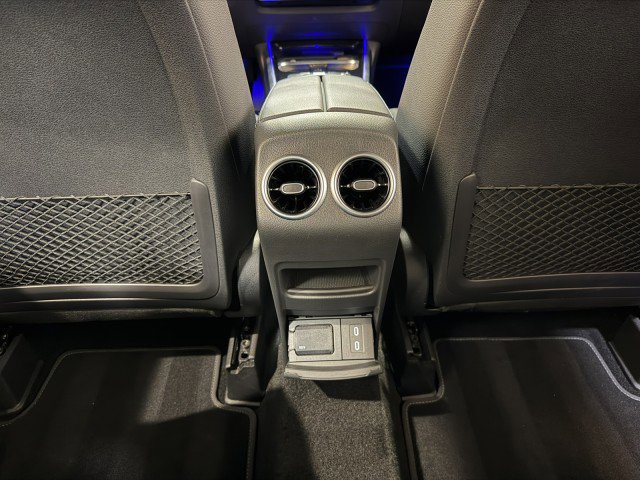 Used 2024 Mercedes-Benz GLB 250 image 19