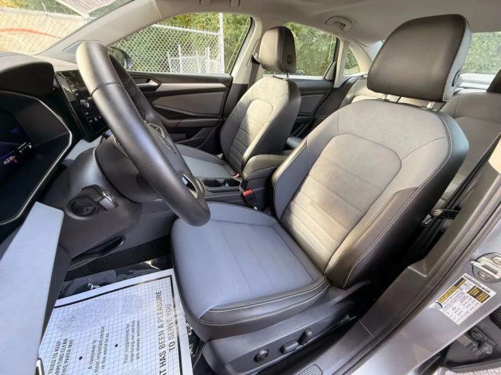 Used 2025 Volkswagen Jetta SE image 14